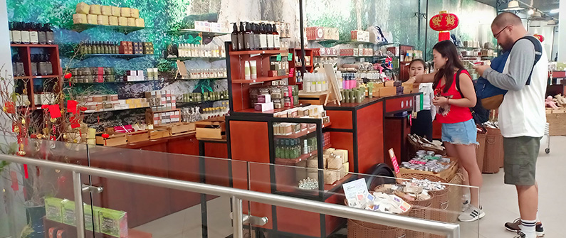 The Amazing Cambodia shop is located on the first floor of the Departures Terminal, where goods are sold from three wheeled carts; similar carts can be made available by Cambodia Airports to all retail partners