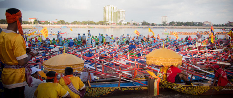 For years, Phnom Penh has held the annual Bon Om Touk boat races with teams competing from around the country.  © Photasia, Flickr